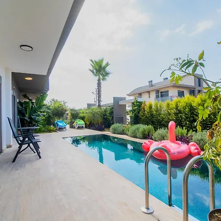 Yonca Evleri Βίλα *